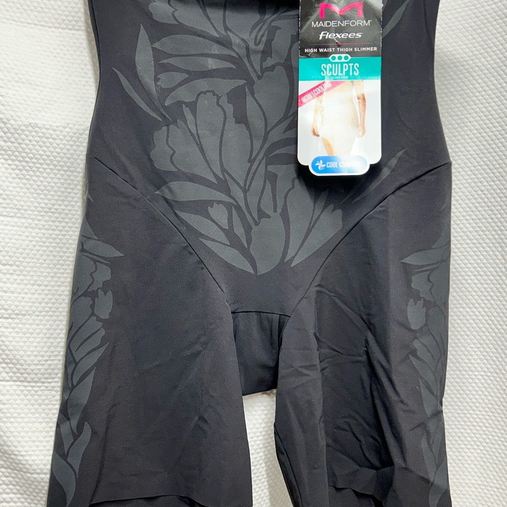 Maidenform Black High-Waisted‎ Shapewear with Seamless Design
